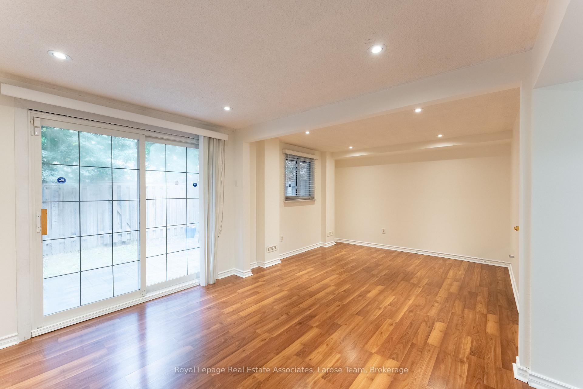 Photo 40 of 58 Silver Shadow Path, Etobicoke, Markland Wood — HOMEH