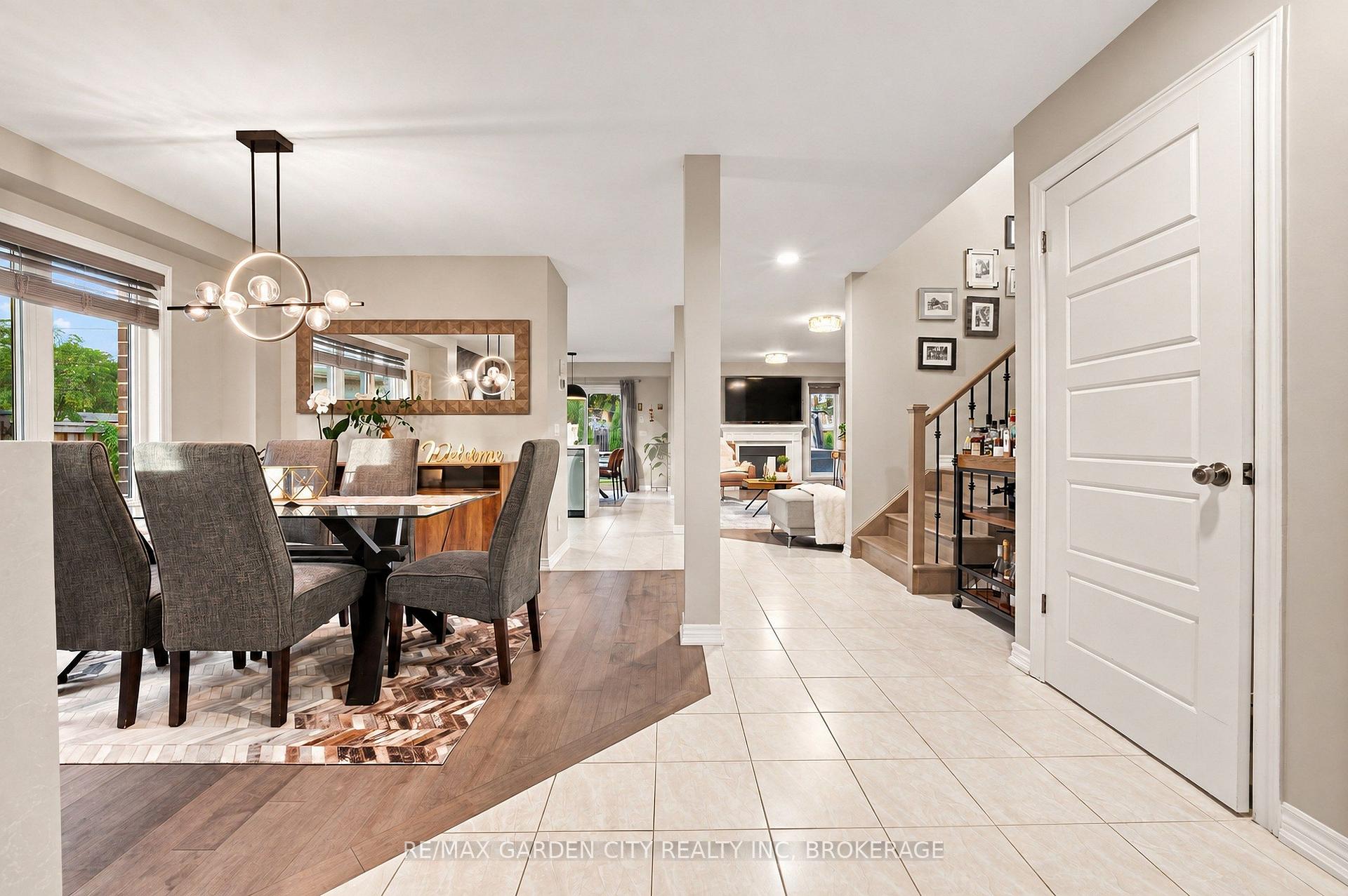 Photo 4 of 8377 Jeffrey Court, Niagara Falls, Forestview — HOMEH