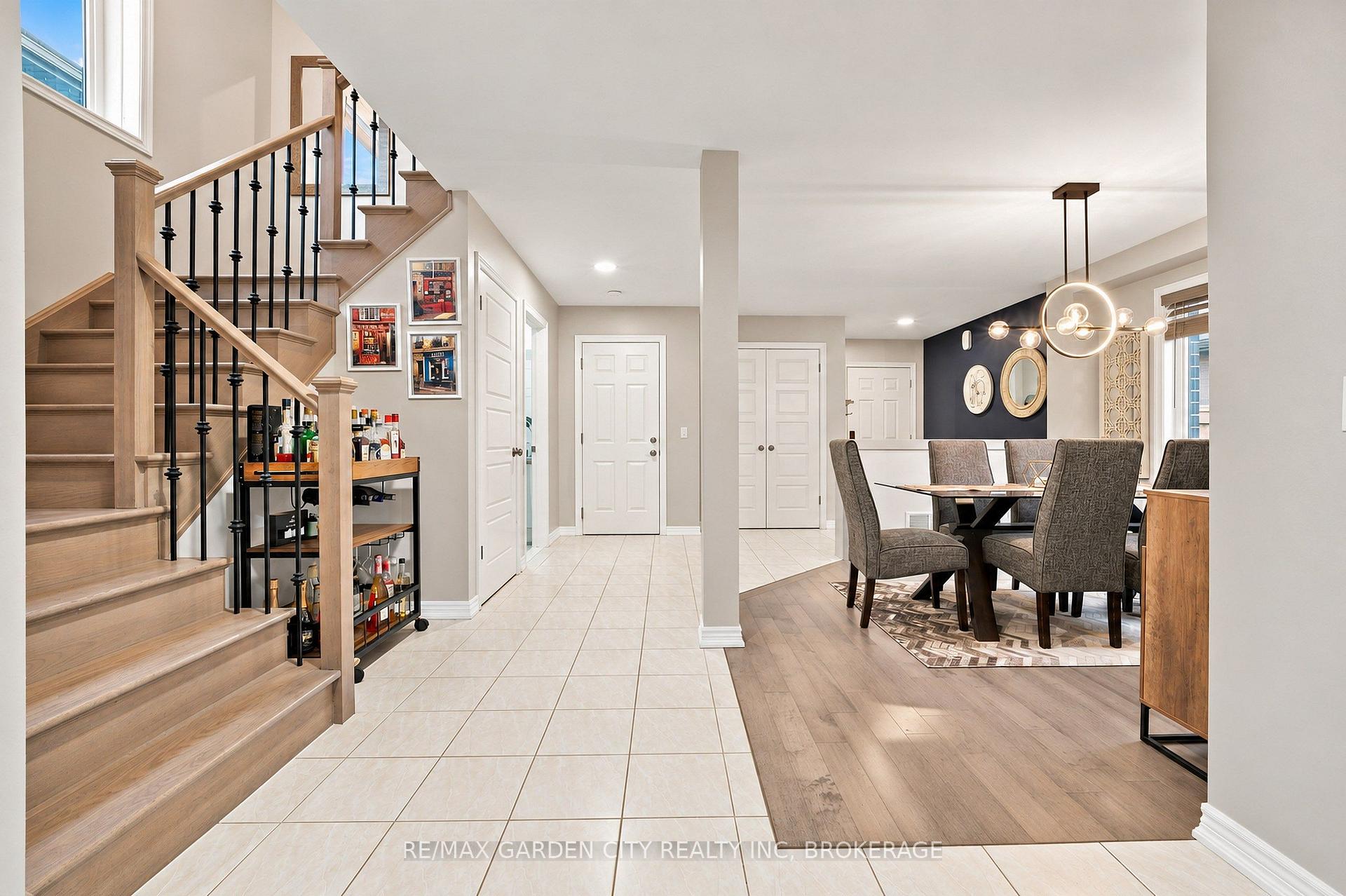 Photo 5 of 8377 Jeffrey Court, Niagara Falls, Forestview — HOMEH