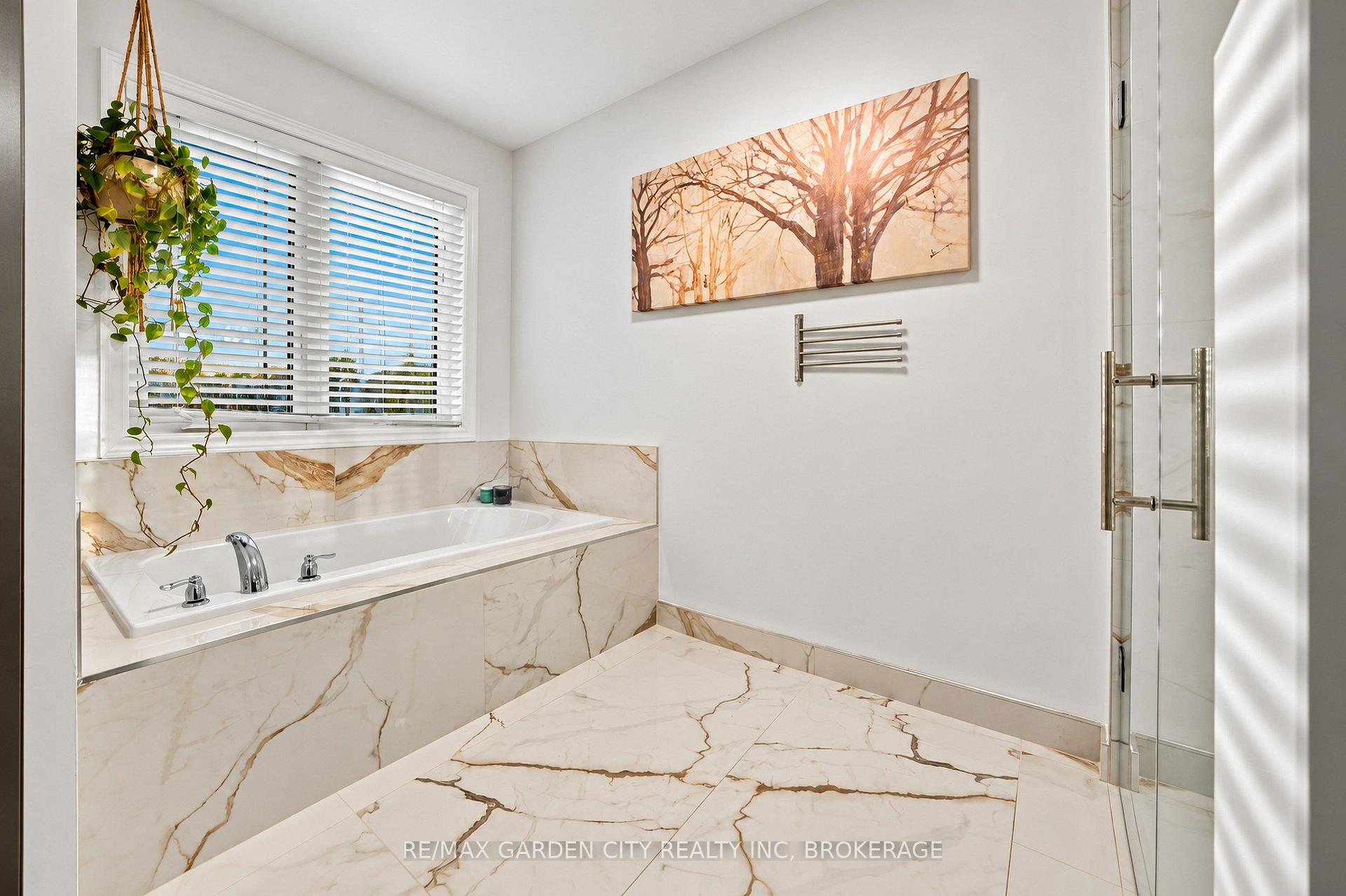 Photo 18 of 8377 Jeffrey Court, Niagara Falls, Forestview — HOMEH