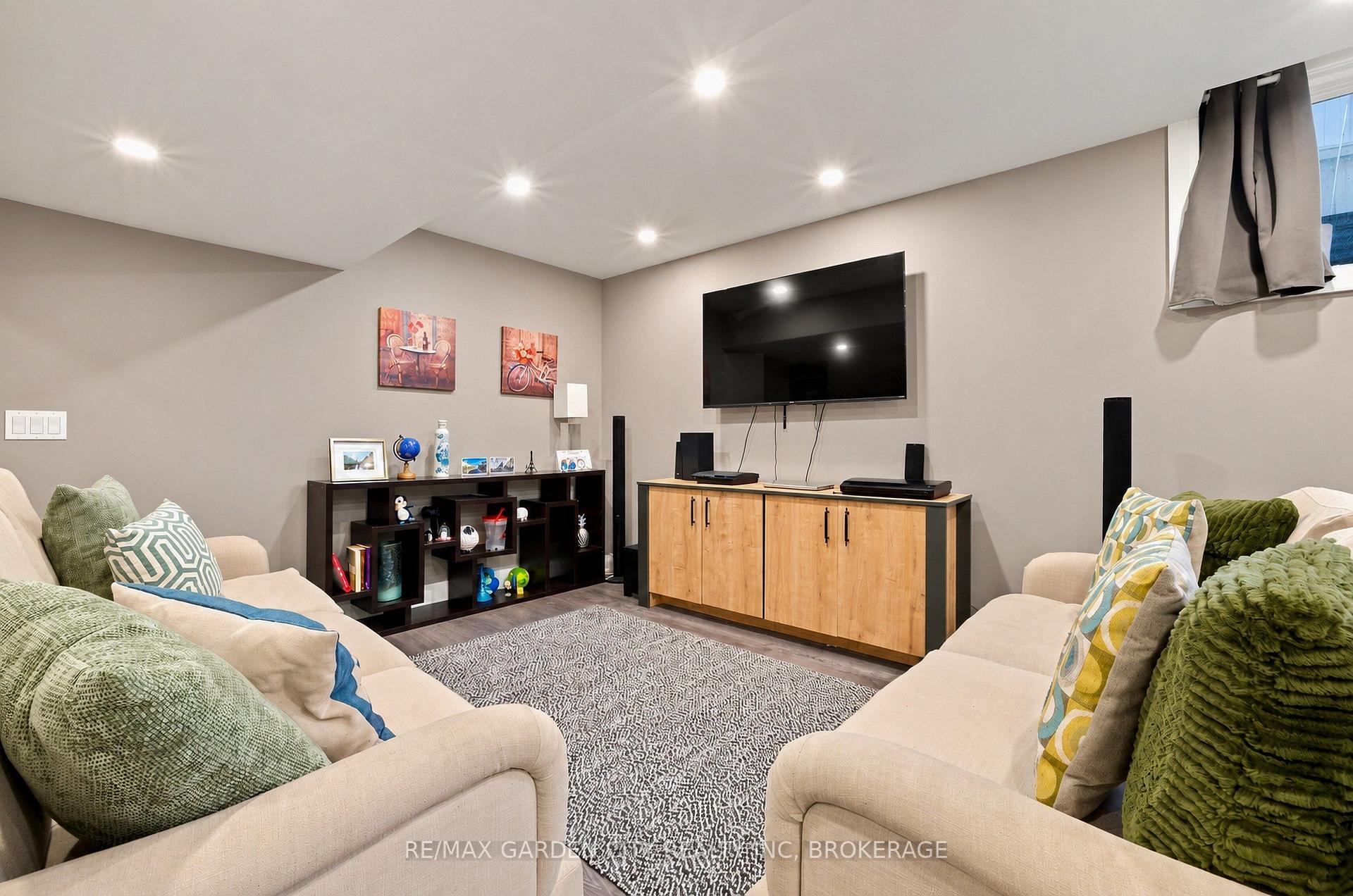 Photo 26 of 8377 Jeffrey Court, Niagara Falls, Forestview — HOMEH