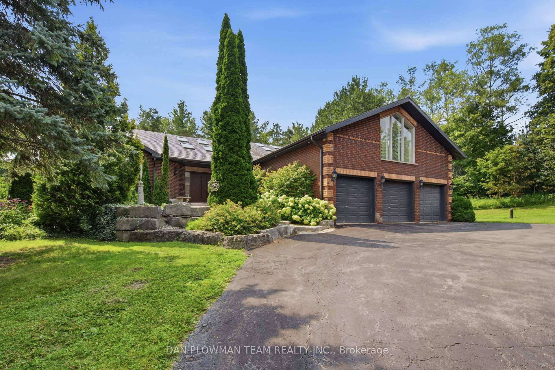 Photo 2 of 64 Woodbridge Circle, Scugog, Port Perry — HOMEH