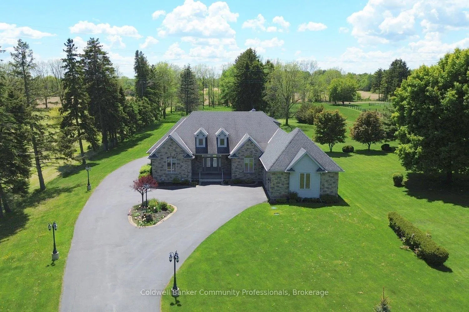 Photo 1 of 747 Centre Road, Hamilton, Rural Flamborough — HOMEH