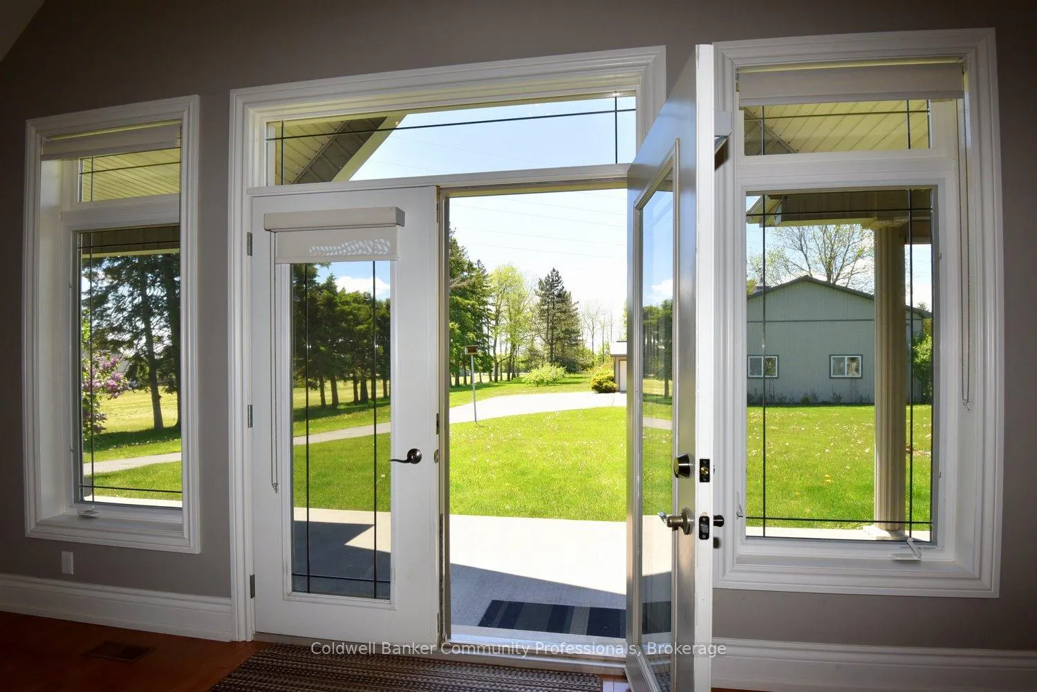 Photo 8 of 747 Centre Road, Hamilton, Rural Flamborough — HOMEH