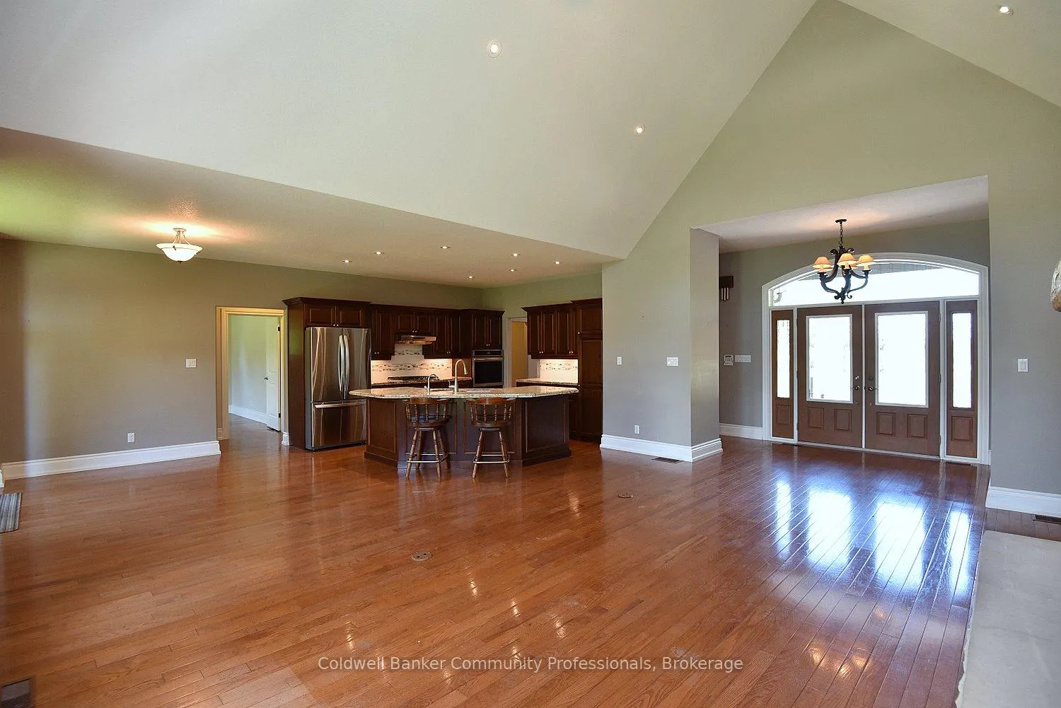 Photo 10 of 747 Centre Road, Hamilton, Rural Flamborough — HOMEH