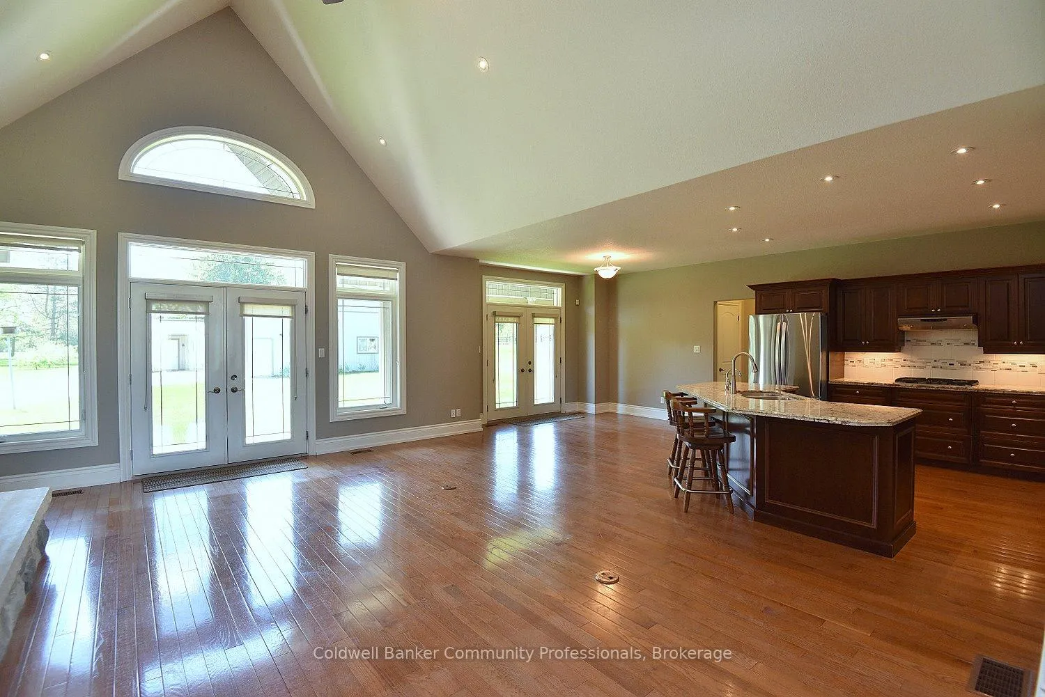 Photo 11 of 747 Centre Road, Hamilton, Rural Flamborough — HOMEH