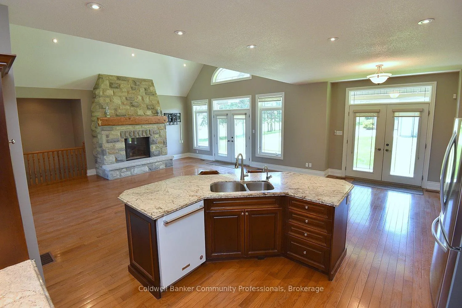 Photo 17 of 747 Centre Road, Hamilton, Rural Flamborough — HOMEH