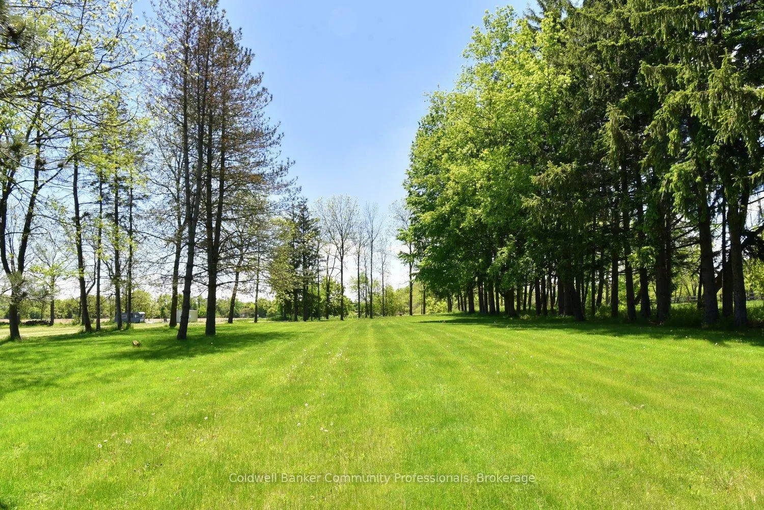 Photo 34 of 747 Centre Road, Hamilton, Rural Flamborough — HOMEH