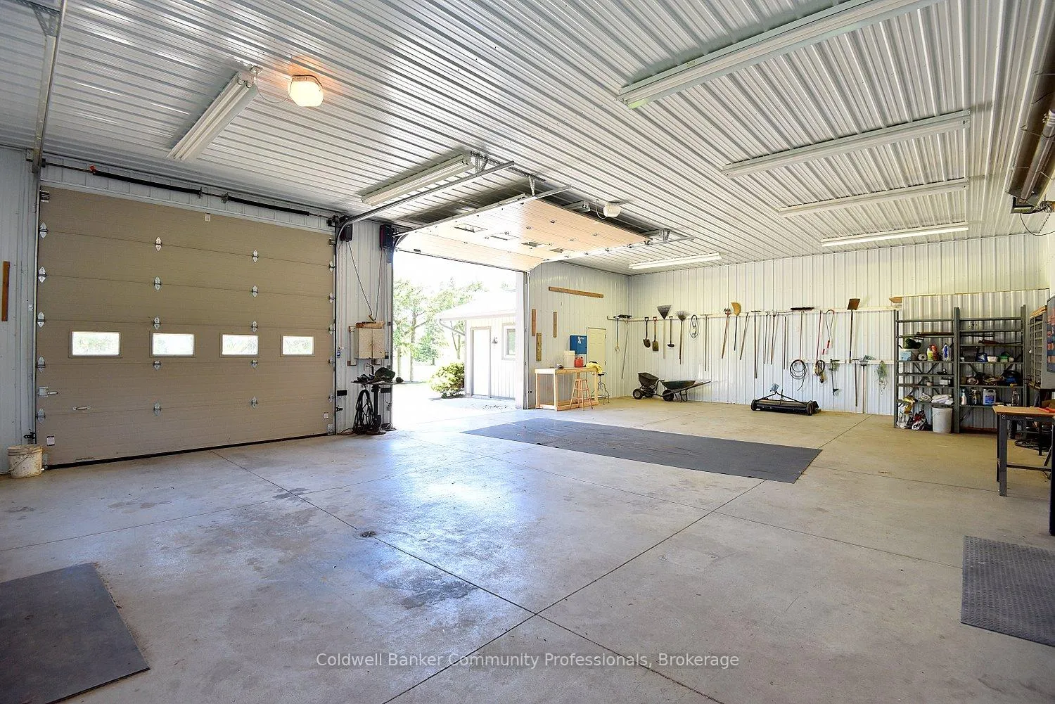Photo 44 of 747 Centre Road, Hamilton, Rural Flamborough — HOMEH