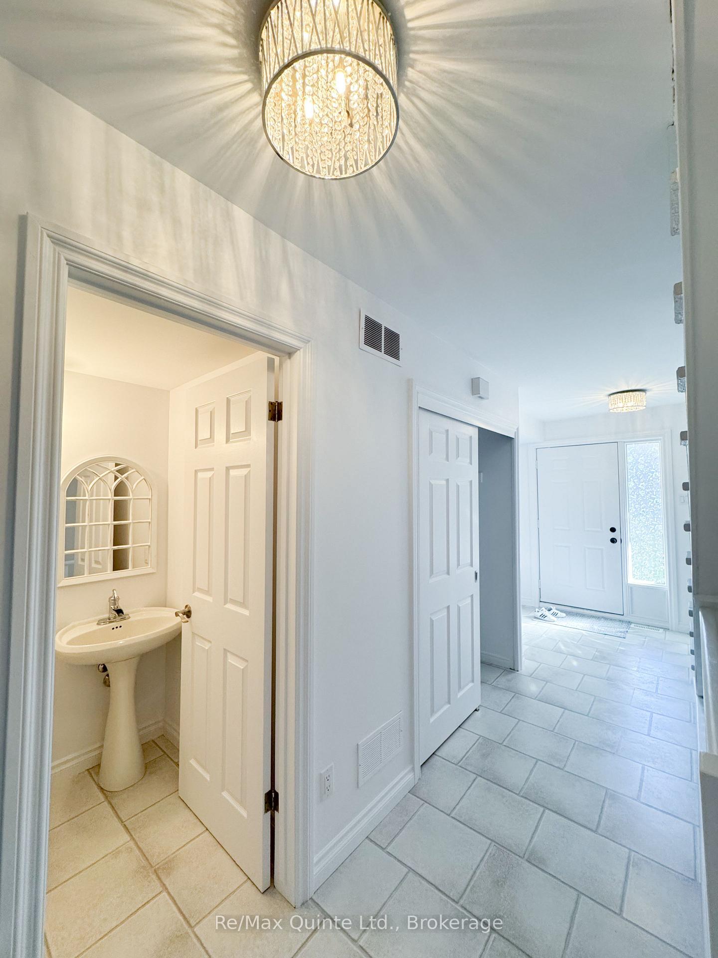 Photo 16 of Unit 8, 11 Janlyn Crescent, Belleville, Belleville Ward — HOMEH