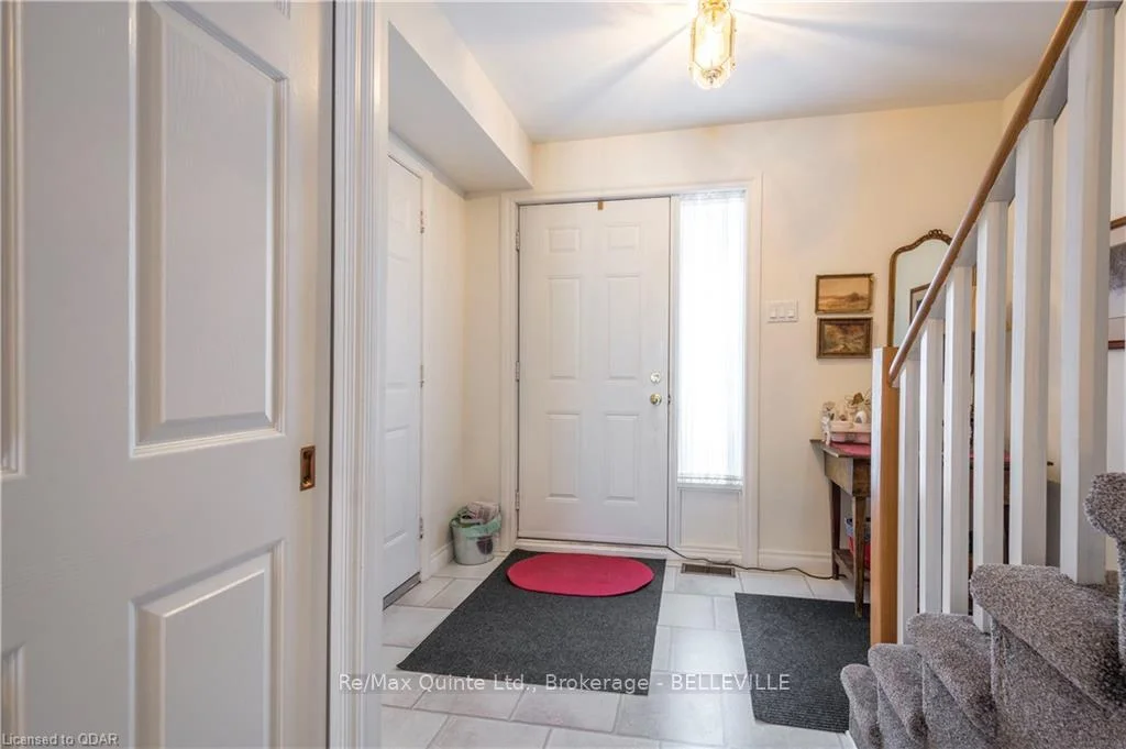 Photo 6 of Unit 8, 11 Janlyn Crescent, Belleville, Belleville Ward — HOMEH