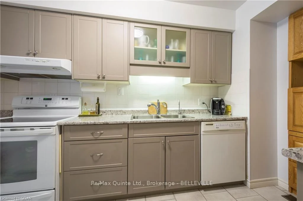 Photo 25 of Unit 8, 11 Janlyn Crescent, Belleville, Belleville Ward — HOMEH
