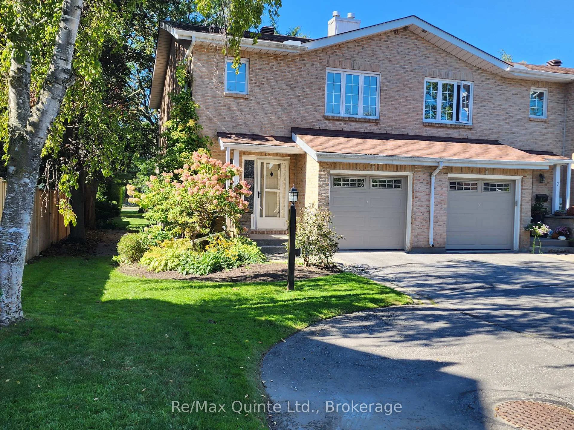 Photo of Unit 8, 11 Janlyn Crescent