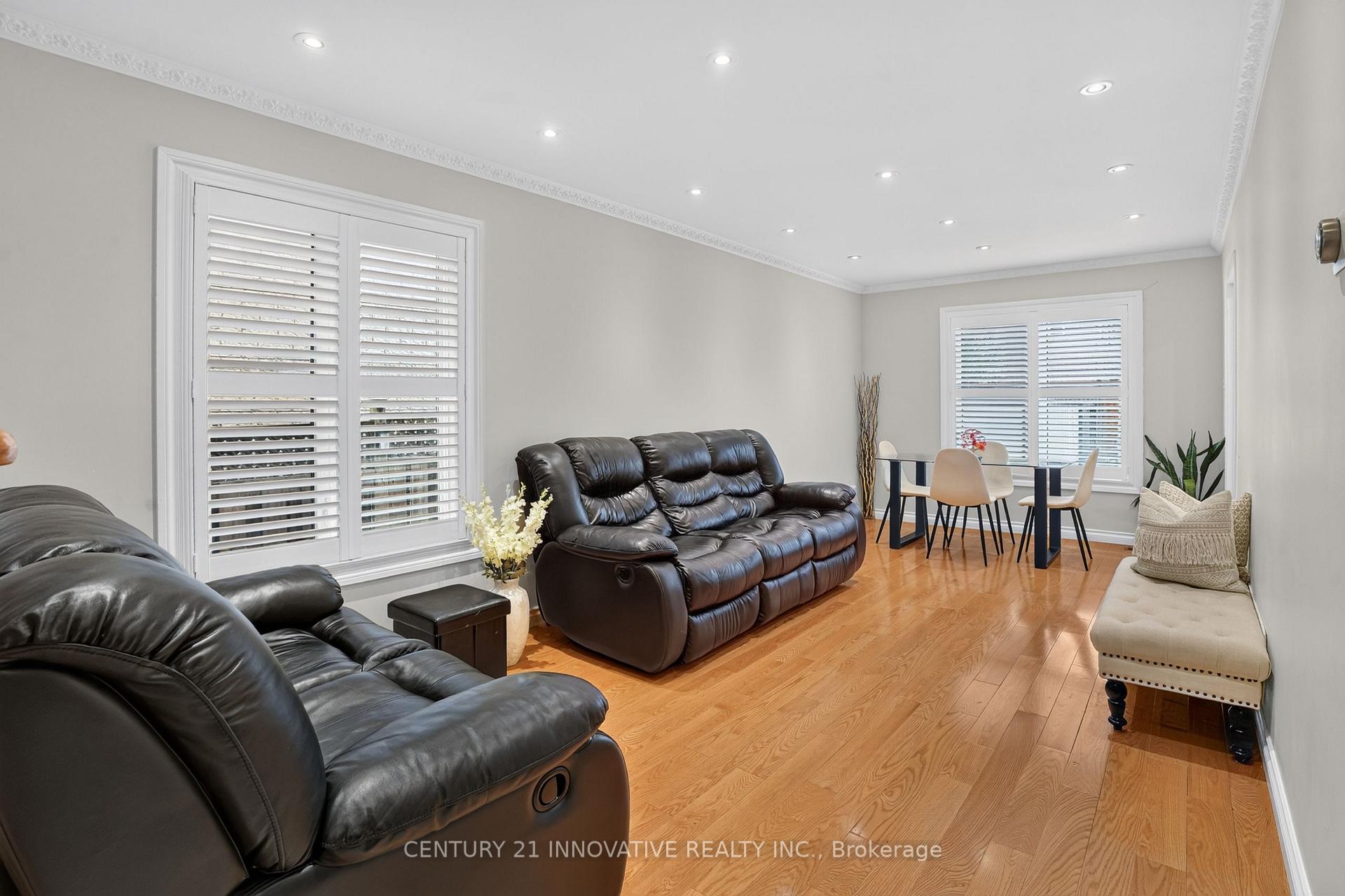 Photo 9 of 160 Sophia Road, Markham, Middlefield — HOMEH