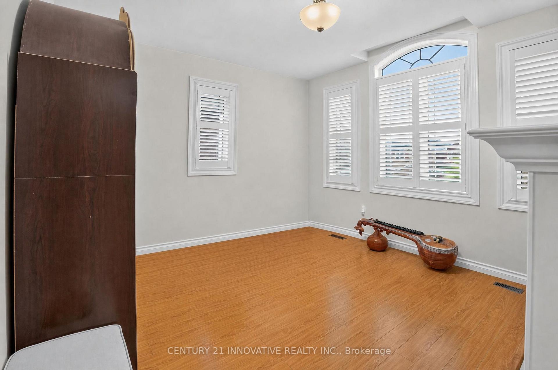 Photo 18 of 160 Sophia Road, Markham, Middlefield — HOMEH