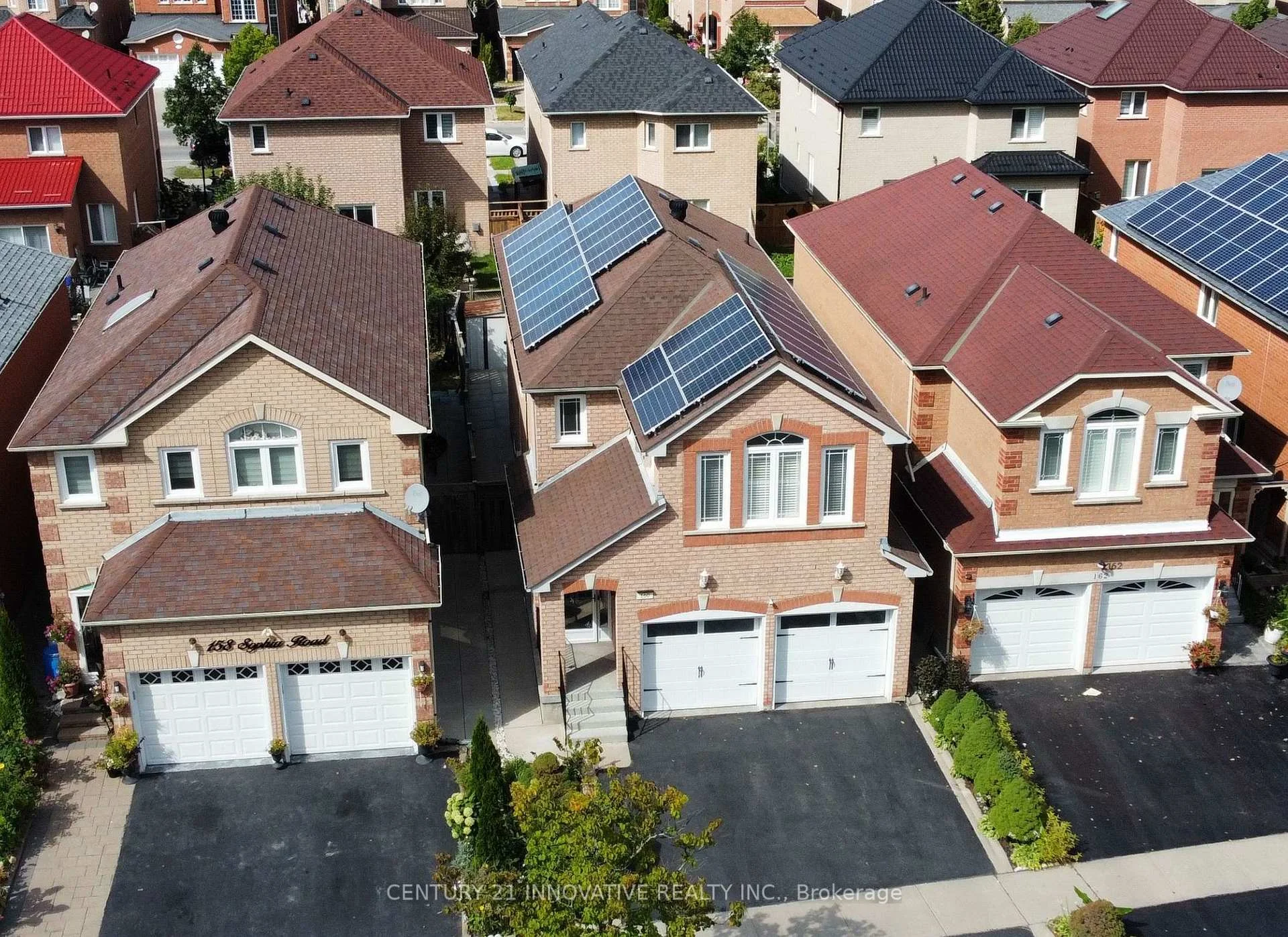 Photo 2 of 160 Sophia Road, Markham, Middlefield — HOMEH