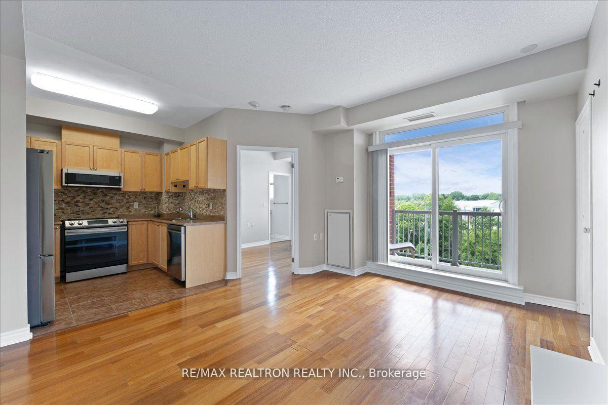 Photo of Unit 304, 15450 Yonge Street