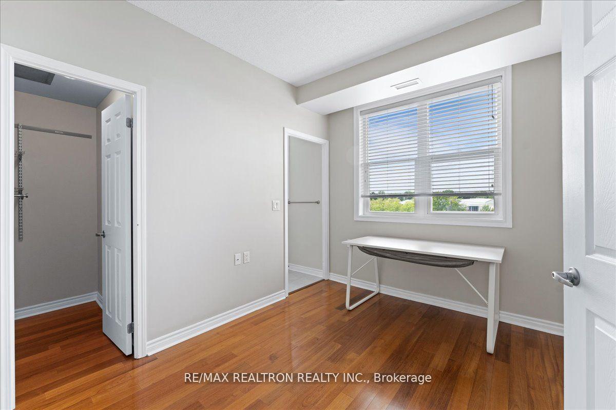 Photo 11 of Unit 304, 15450 Yonge Street, Aurora, Aurora Heights — HOMEH