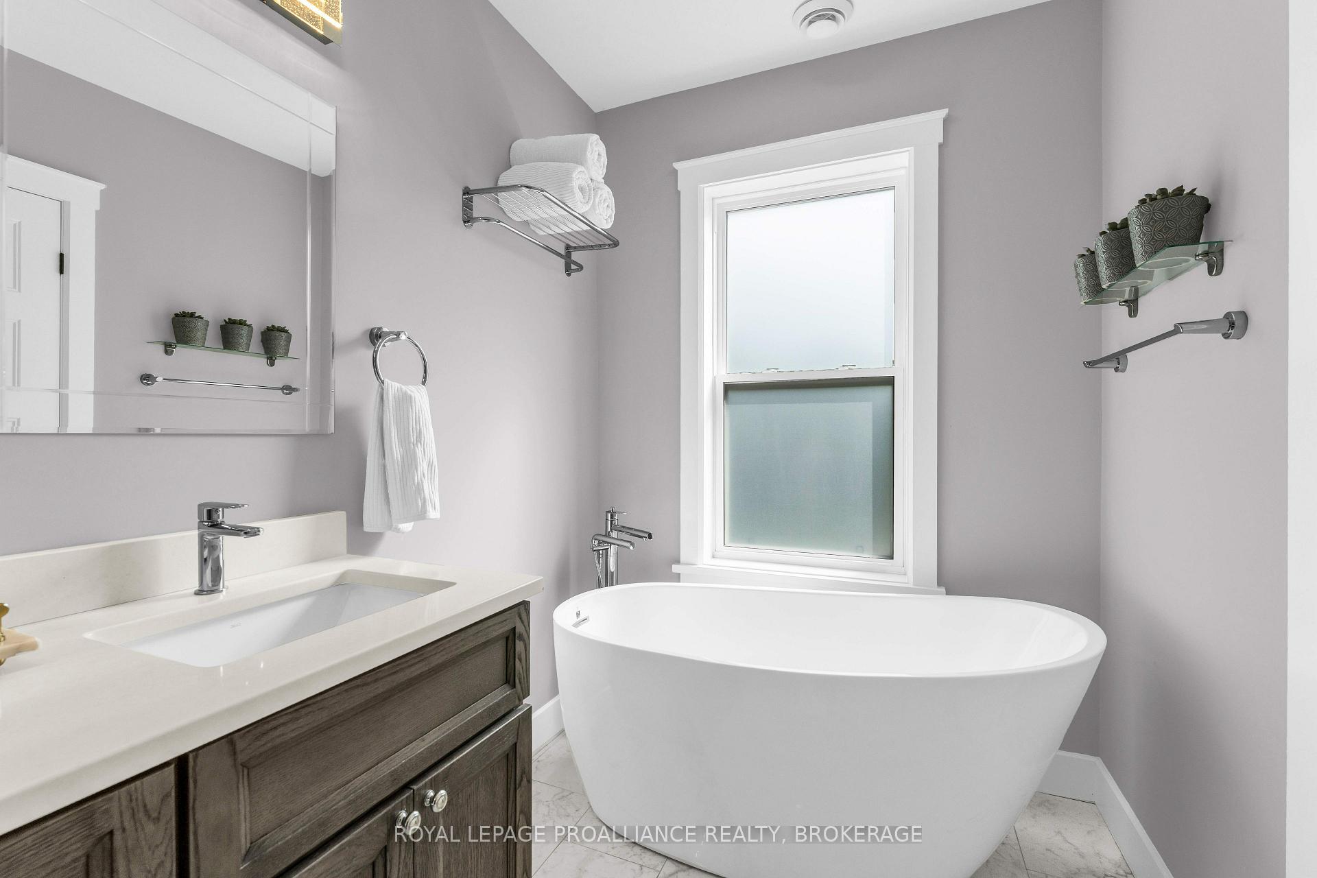 Photo 26 of 32 Kensington Avenue, Kingston, Central City East — HOMEH