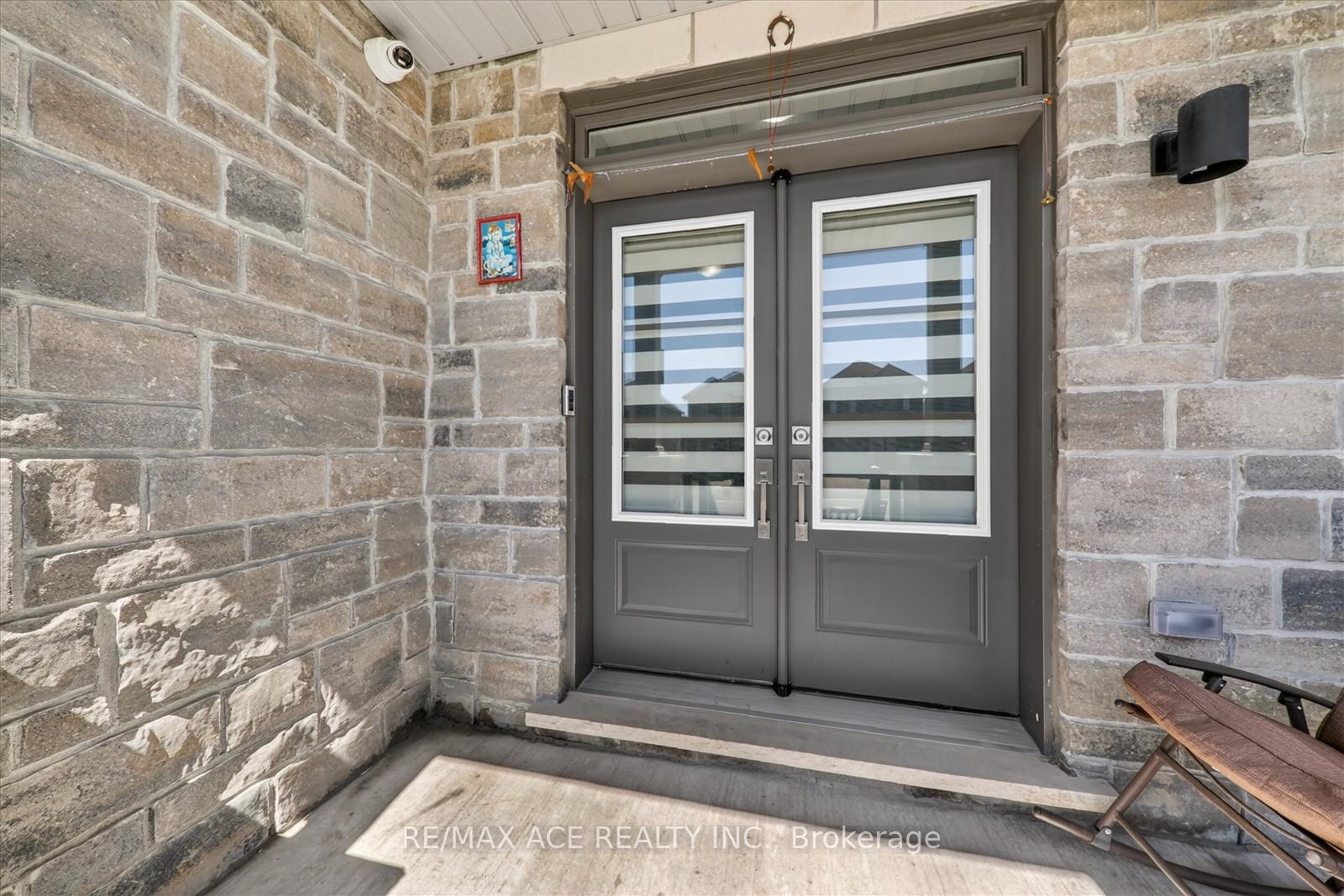 Photo 6 of 218 Flood Avenue, Clarington, Newcastle — HOMEH
