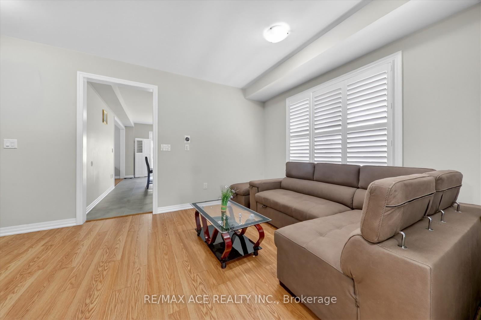 Photo 9 of 218 Flood Avenue, Clarington, Newcastle — HOMEH