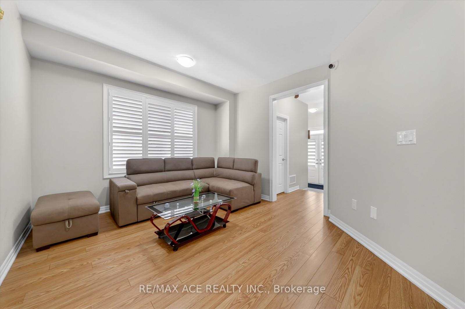 Photo 10 of 218 Flood Avenue, Clarington, Newcastle — HOMEH