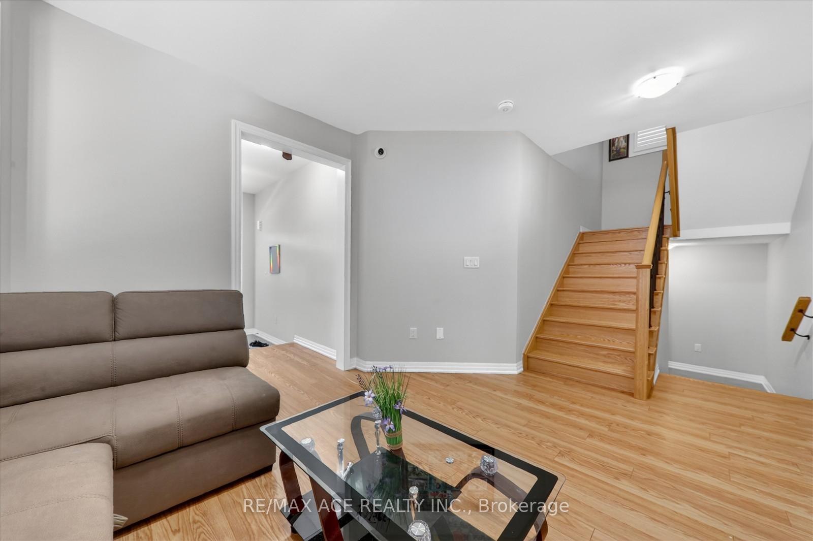 Photo 11 of 218 Flood Avenue, Clarington, Newcastle — HOMEH