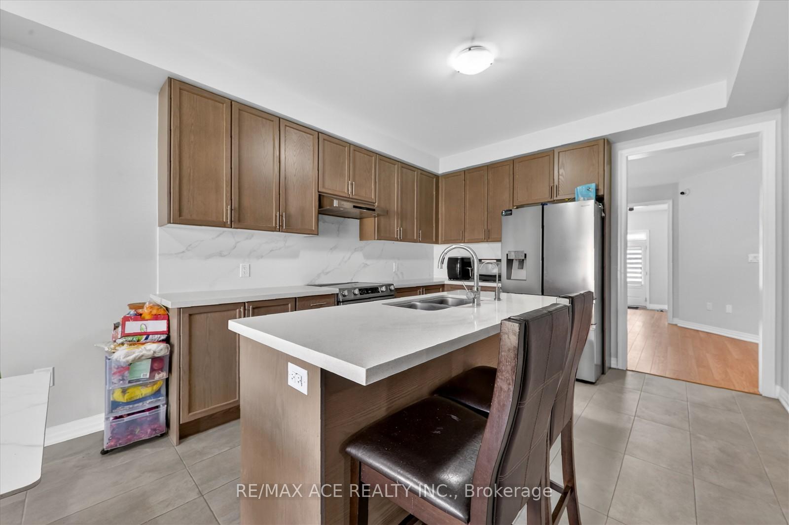 Photo 12 of 218 Flood Avenue, Clarington, Newcastle — HOMEH