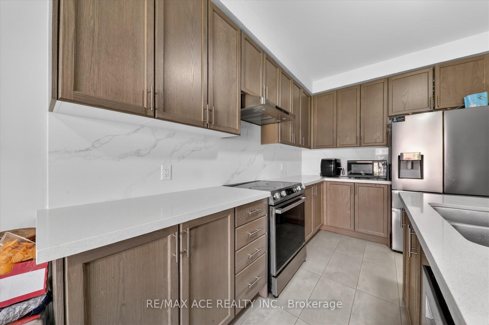 Photo 13 of 218 Flood Avenue, Clarington, Newcastle — HOMEH