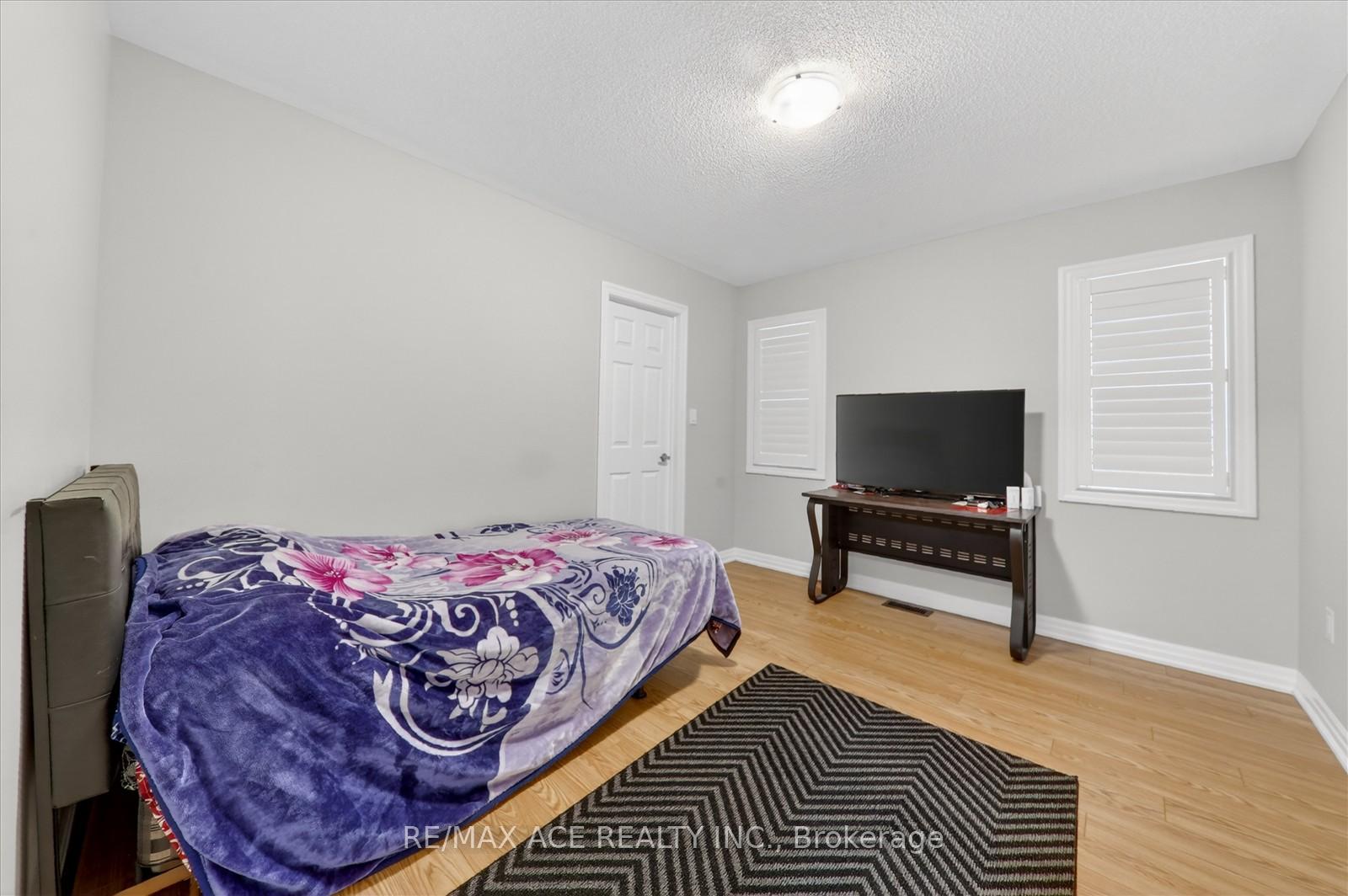 Photo 34 of 218 Flood Avenue, Clarington, Newcastle — HOMEH