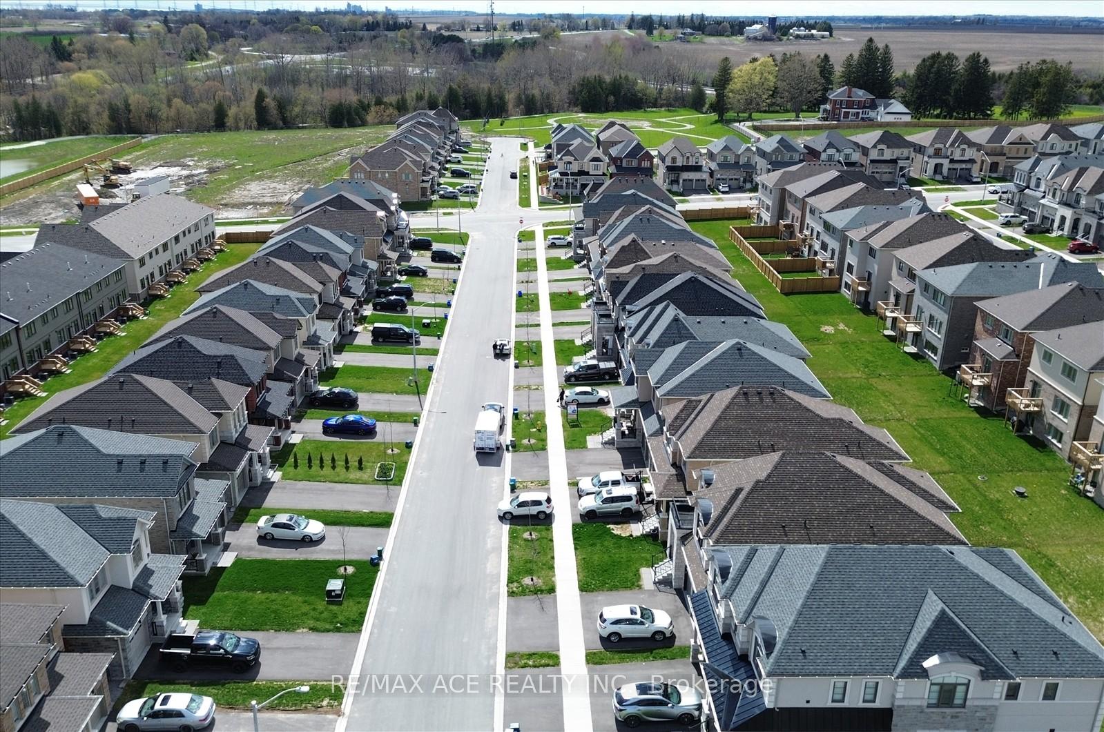 Photo 43 of 218 Flood Avenue, Clarington, Newcastle — HOMEH