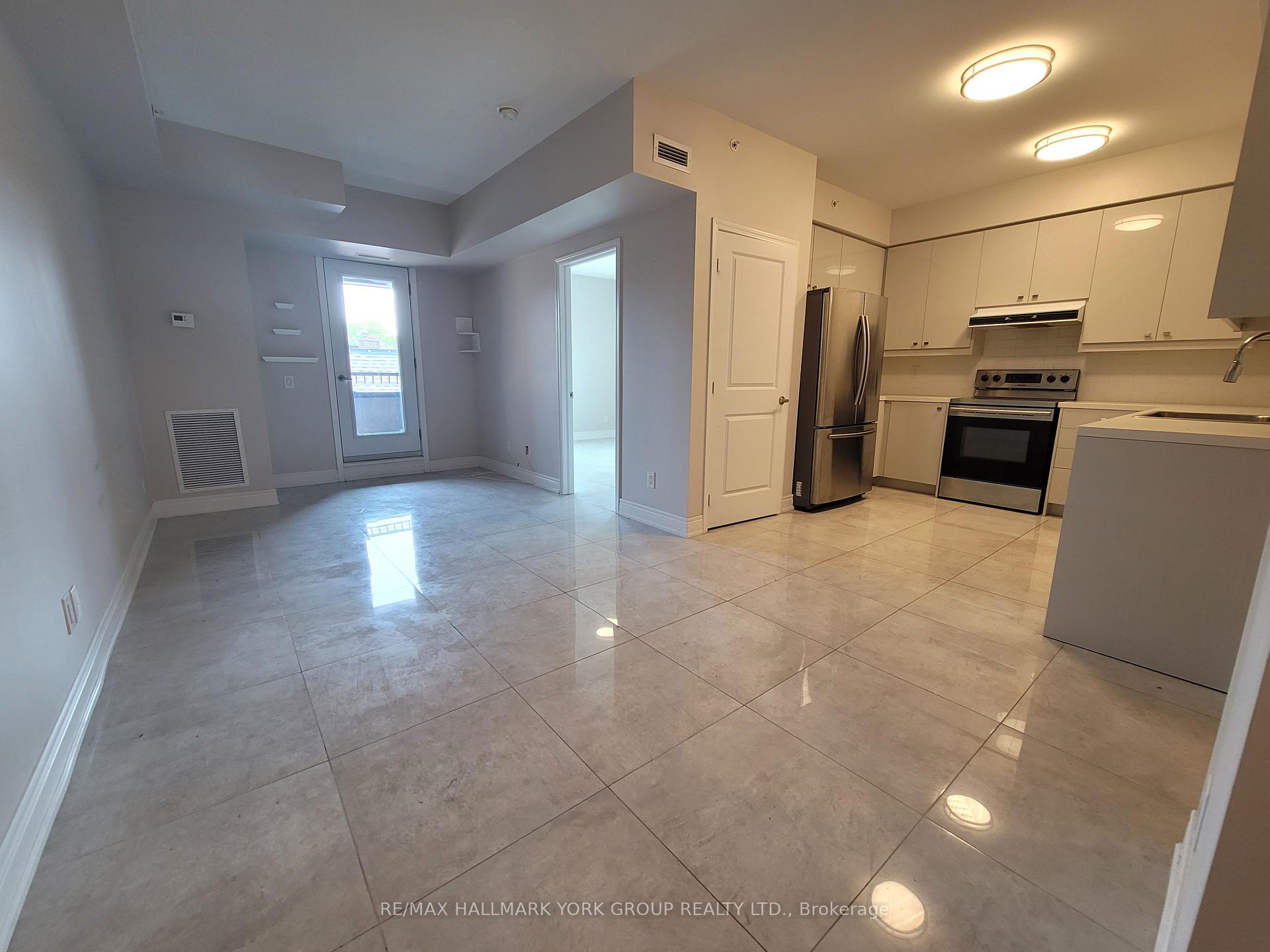 Photo 2 of Unit 308, 32 Wellington Street E, Aurora, Aurora Village — HOMEH