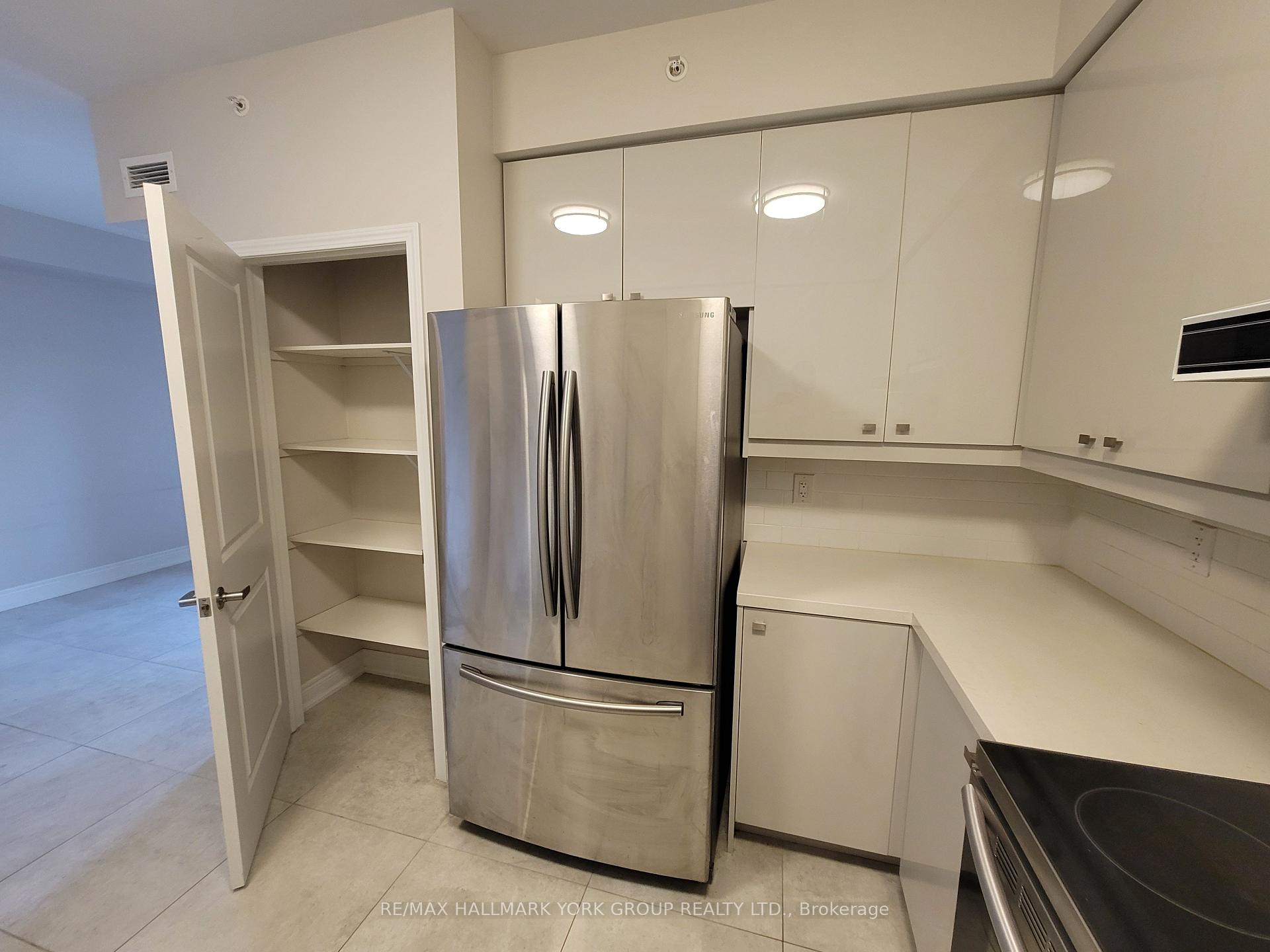Photo 5 of Unit 308, 32 Wellington Street E, Aurora, Aurora Village — HOMEH