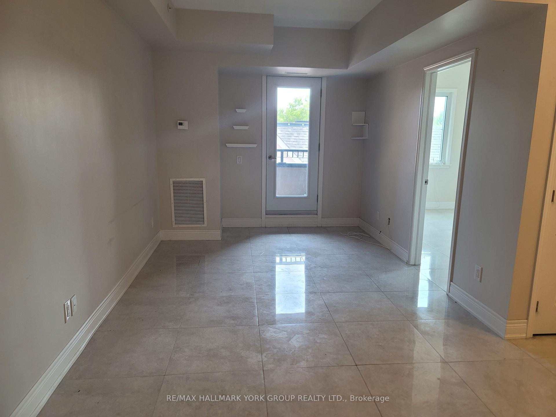 Photo 6 of Unit 308, 32 Wellington Street E, Aurora, Aurora Village — HOMEH