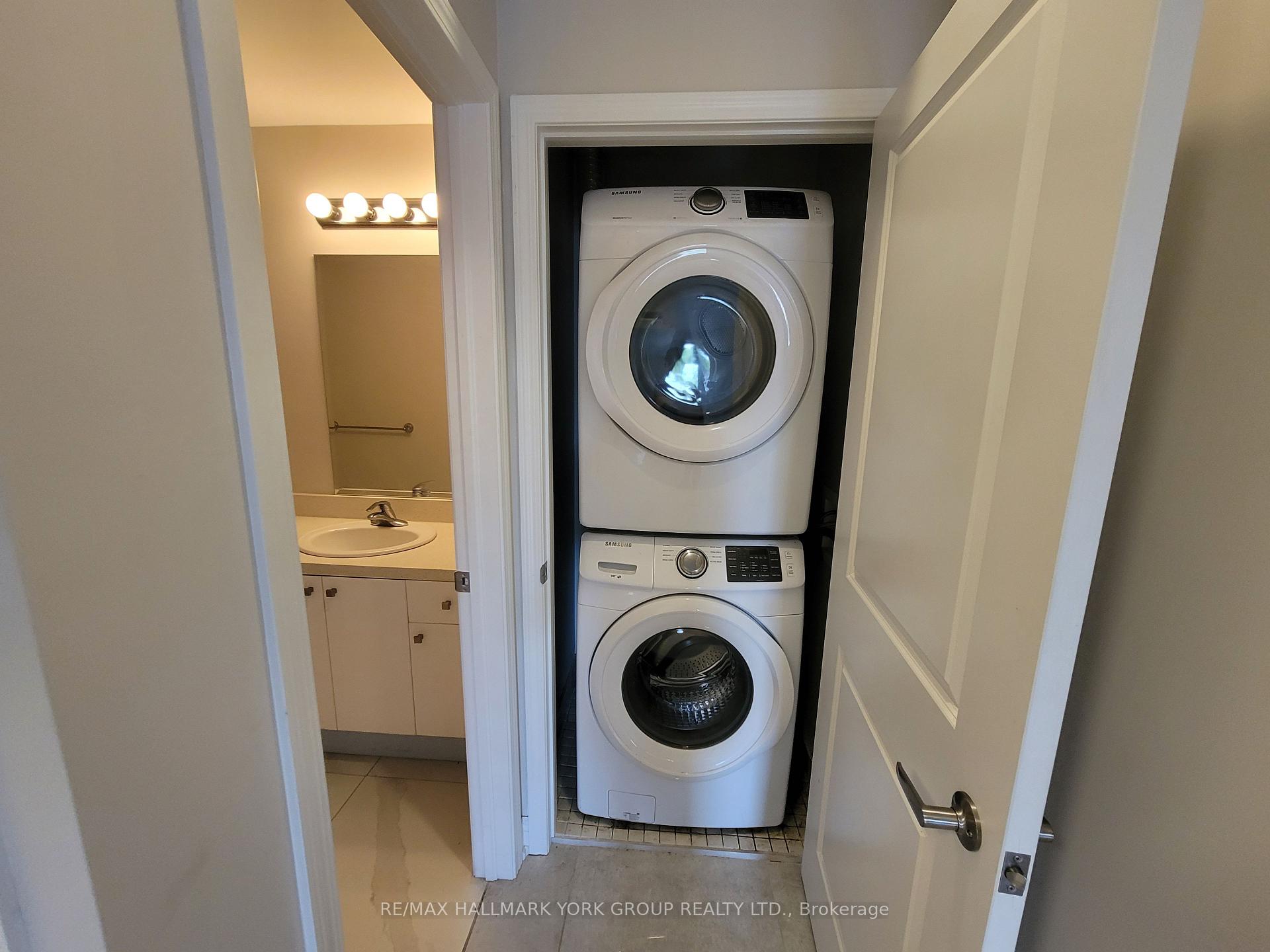 Photo 9 of Unit 308, 32 Wellington Street E, Aurora, Aurora Village — HOMEH