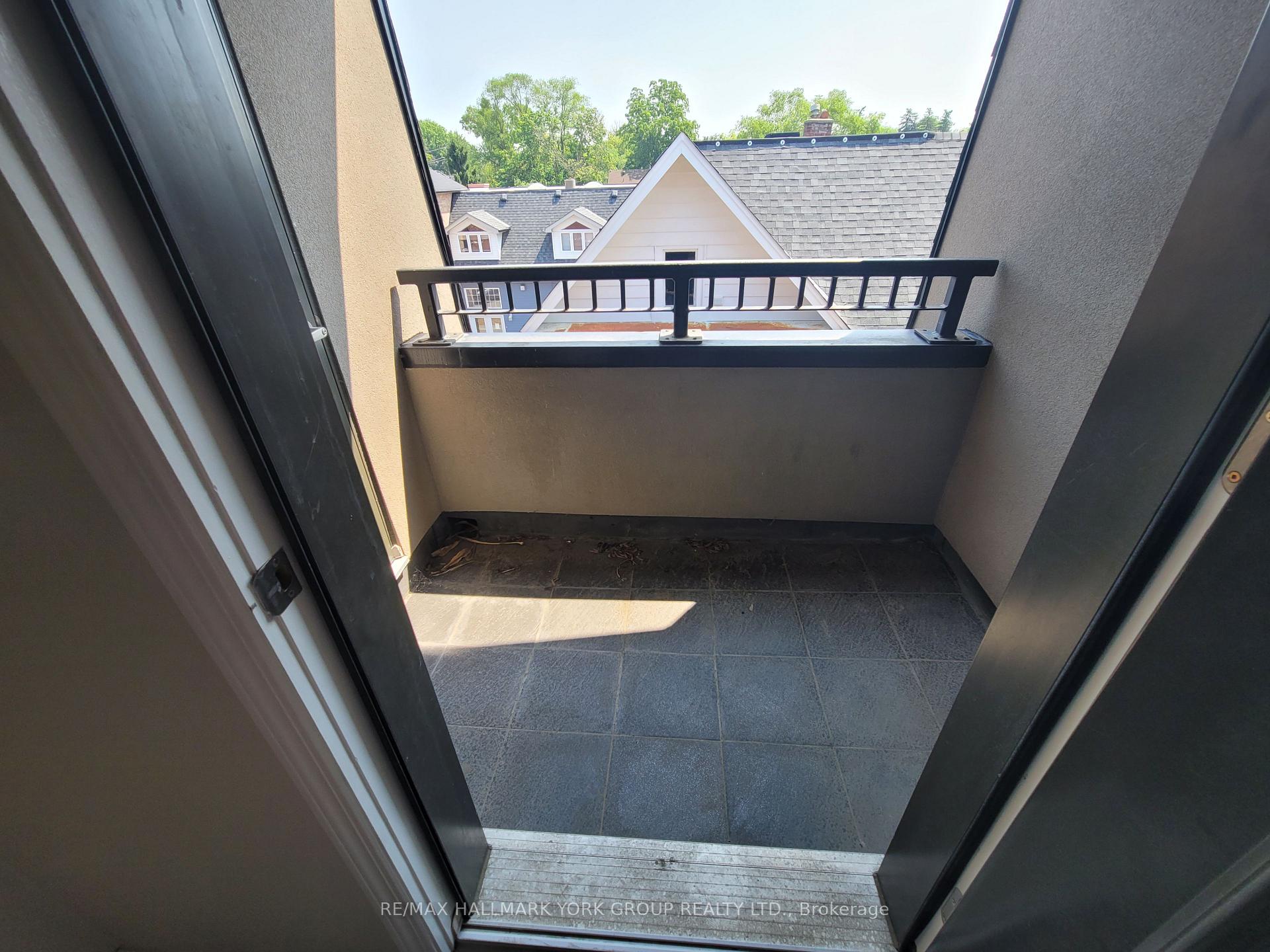 Photo 11 of Unit 308, 32 Wellington Street E, Aurora, Aurora Village — HOMEH