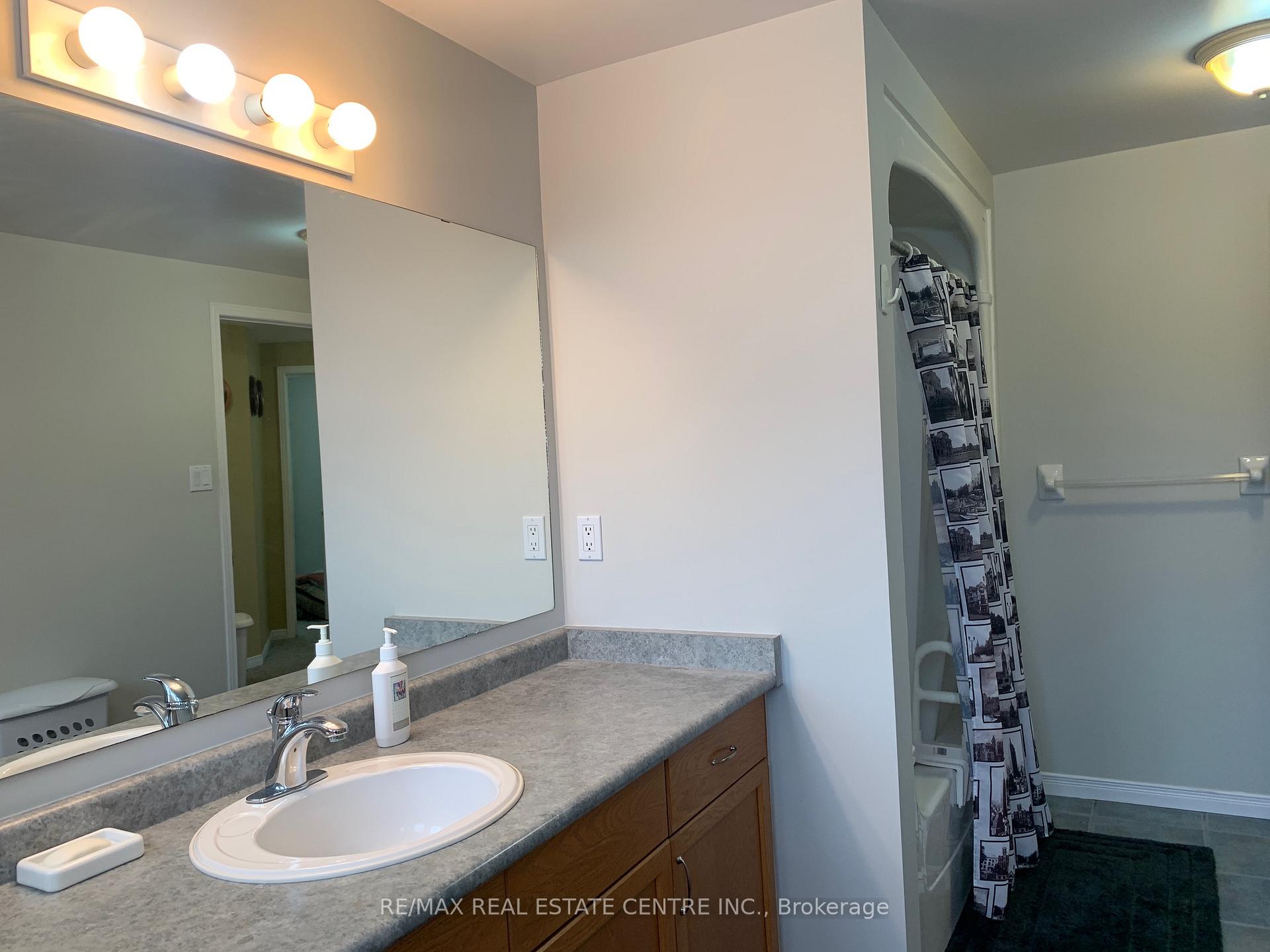 Photo 18 of 35 Cameron Court, Orangeville — HOMEH