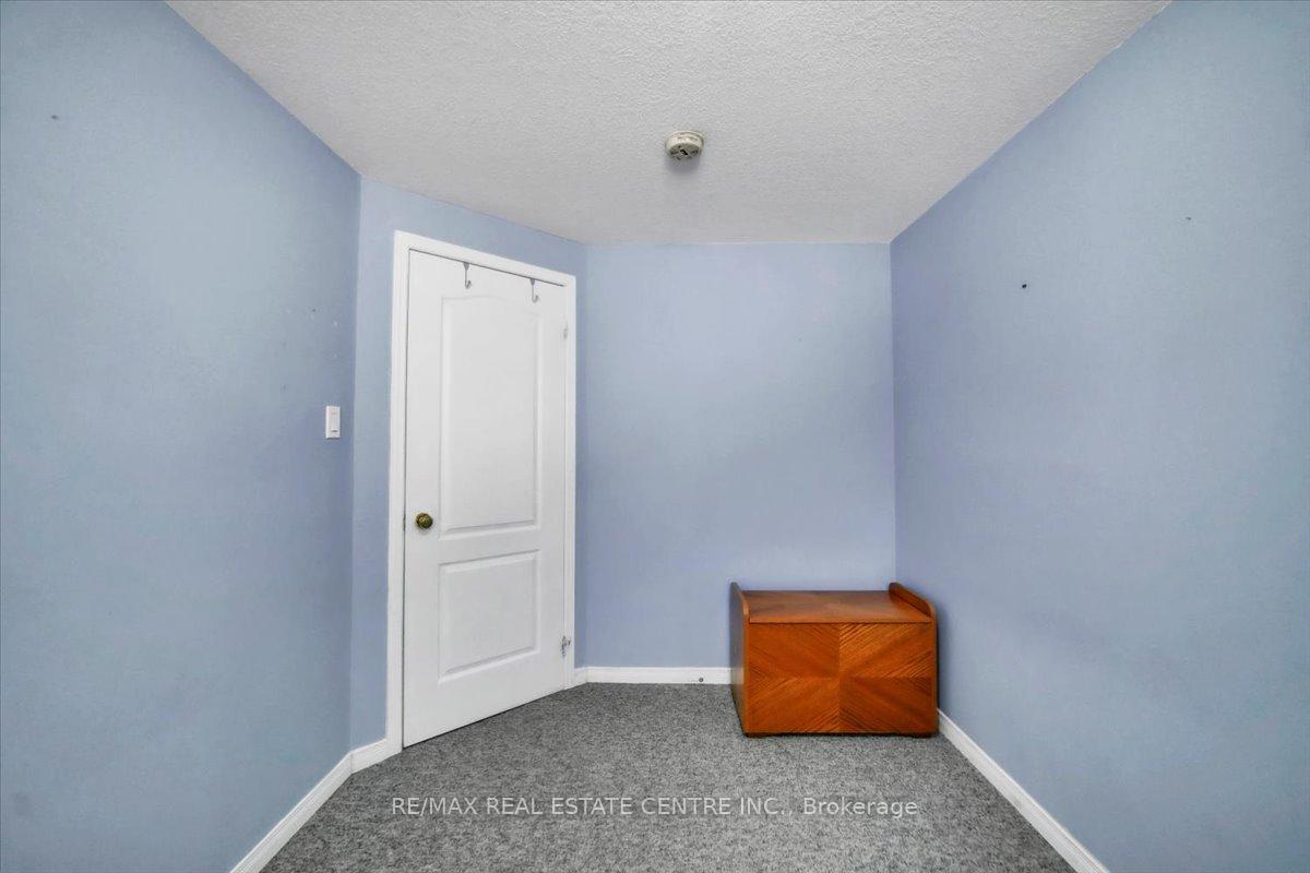 Photo 21 of 35 Cameron Court, Orangeville — HOMEH