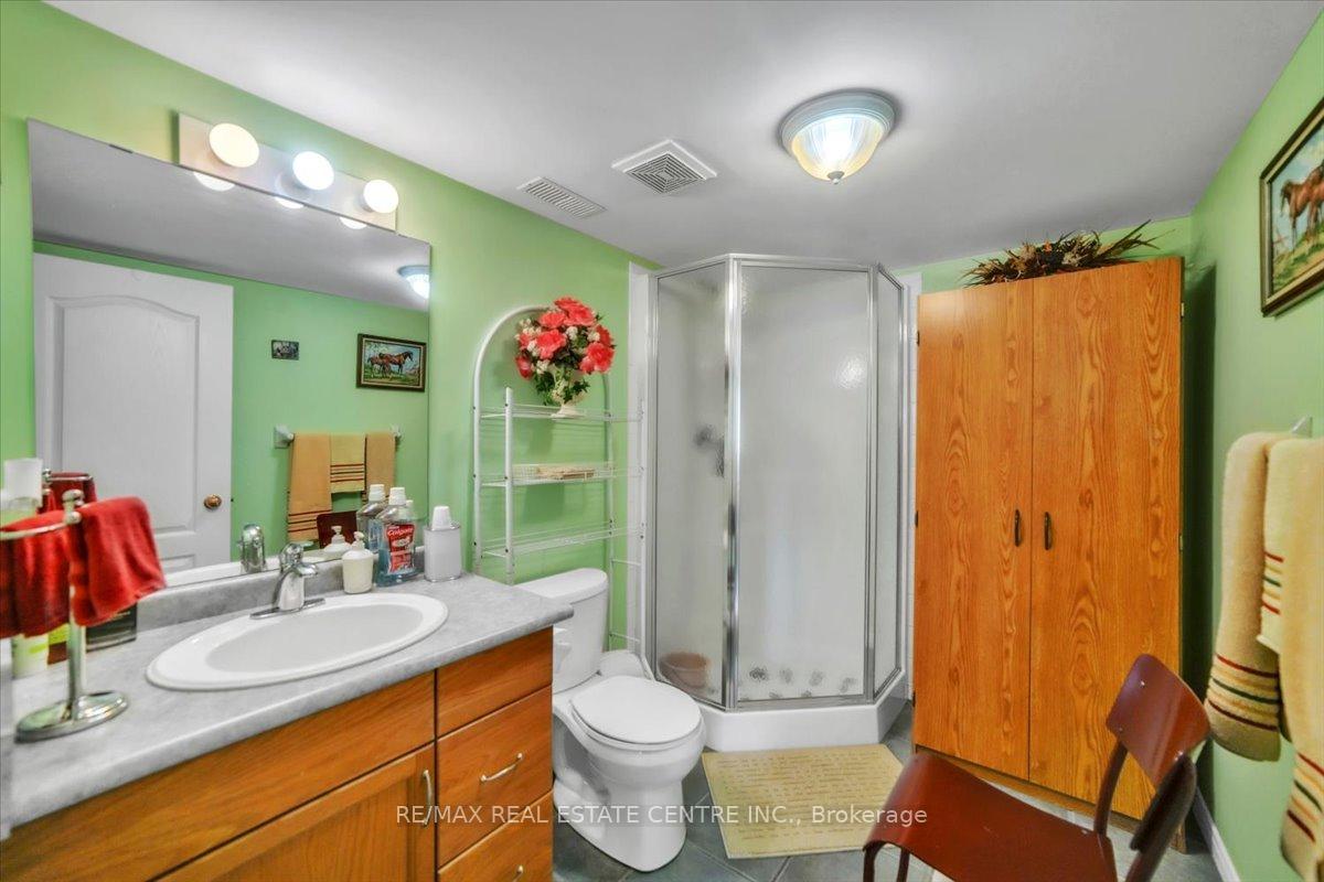 Photo 25 of 35 Cameron Court, Orangeville — HOMEH