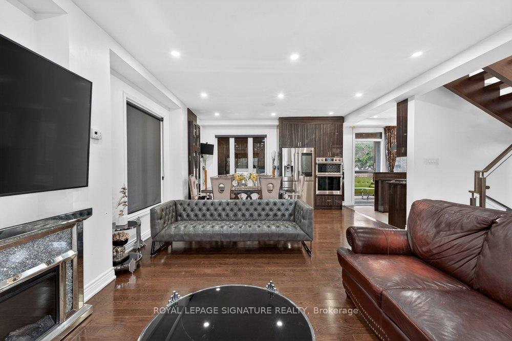 Photo 10 of 32 Cliffcrest Drive, Scarborough, Cliffcrest — HOMEH
