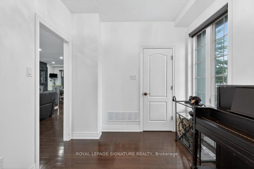 Photo 24 of 32 Cliffcrest Drive, Scarborough, Cliffcrest — HOMEH