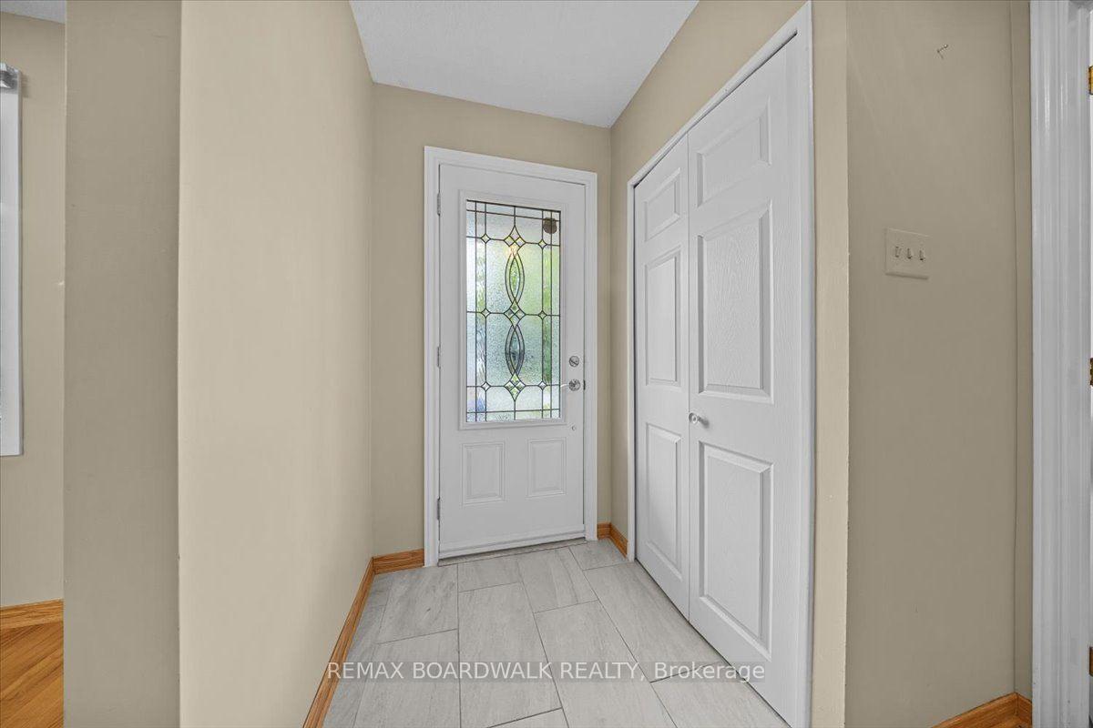 Photo 3 of 84 Westpark Drive, Ottawa, Blackburn Hamlet — HOMEH