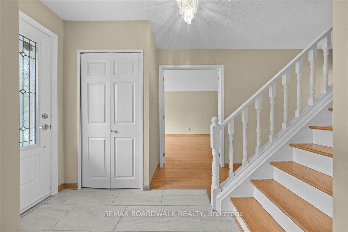 Photo 4 of 84 Westpark Drive, Ottawa, Blackburn Hamlet — HOMEH