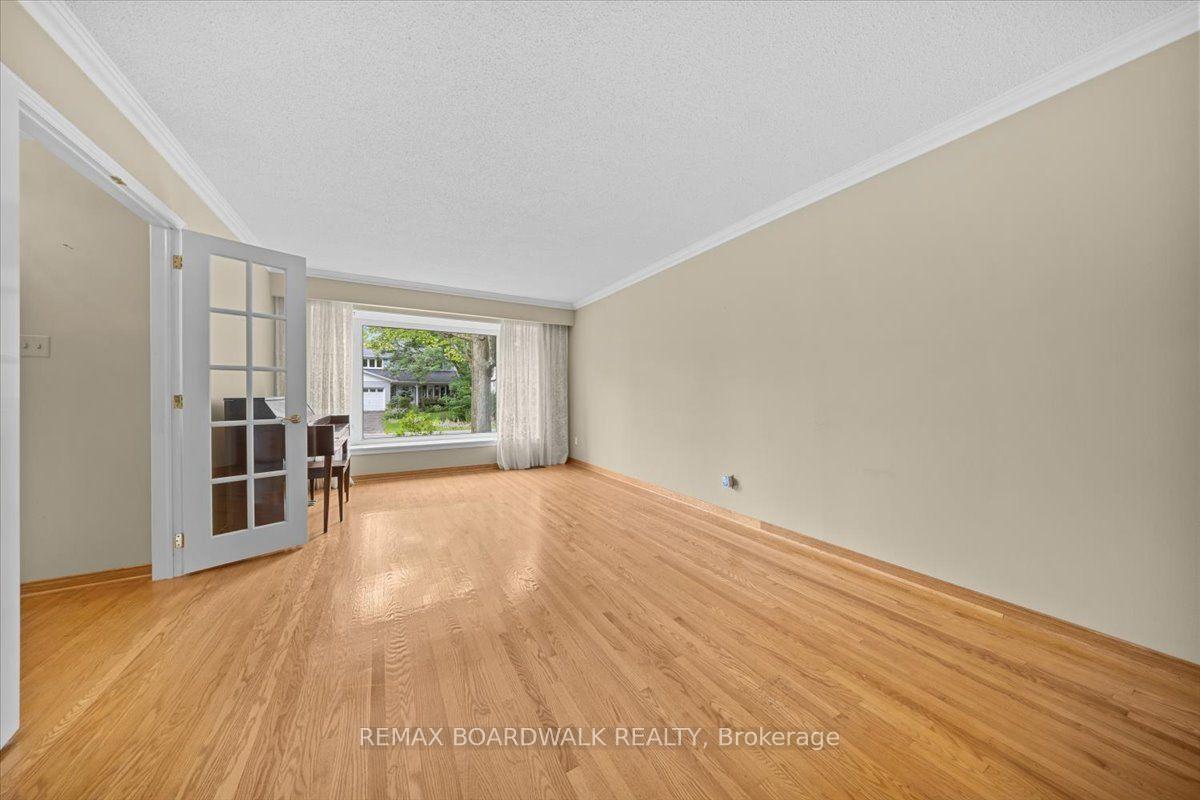 Photo 5 of 84 Westpark Drive, Ottawa, Blackburn Hamlet — HOMEH
