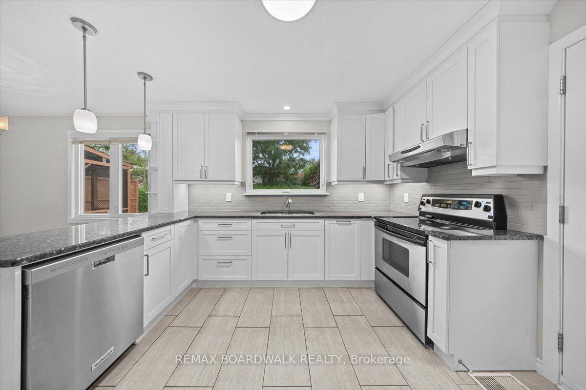 Photo 9 of 84 Westpark Drive, Ottawa, Blackburn Hamlet — HOMEH