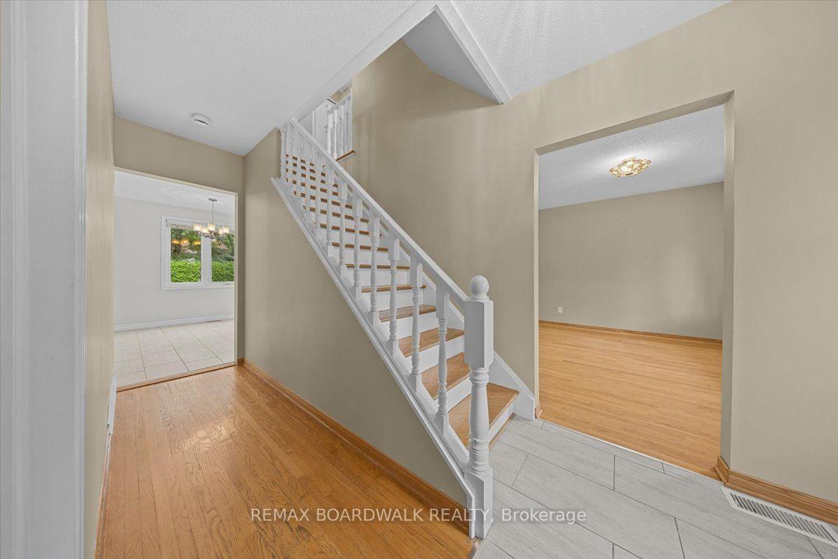 Photo 17 of 84 Westpark Drive, Ottawa, Blackburn Hamlet — HOMEH