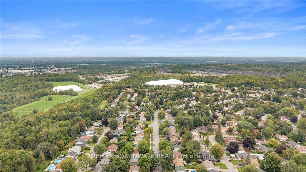 Photo 43 of 84 Westpark Drive, Ottawa, Blackburn Hamlet — HOMEH