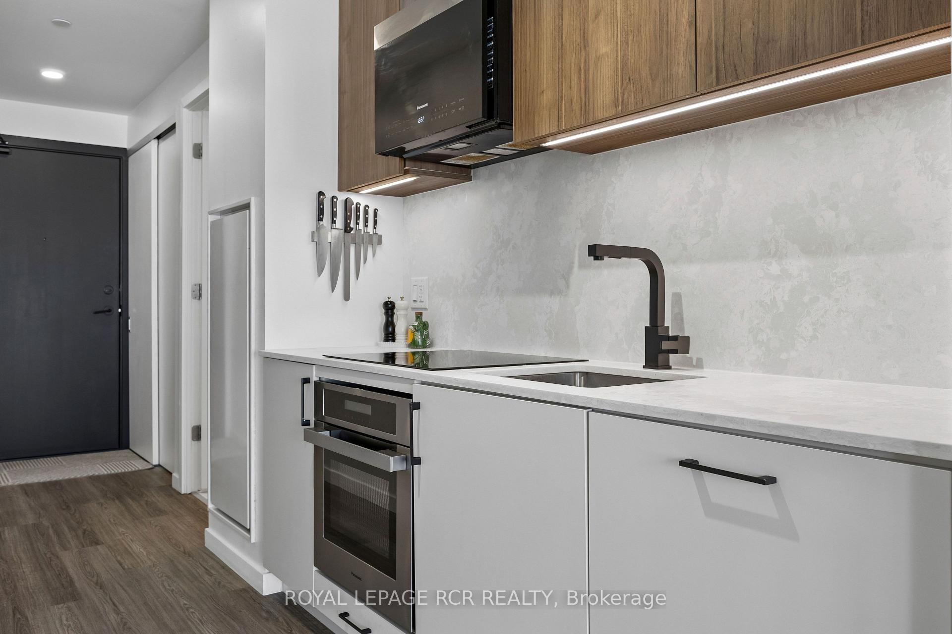 Photo 3 of Unit 321, 689 The Queensway, Etobicoke, Stonegate-Queensway — HOMEH