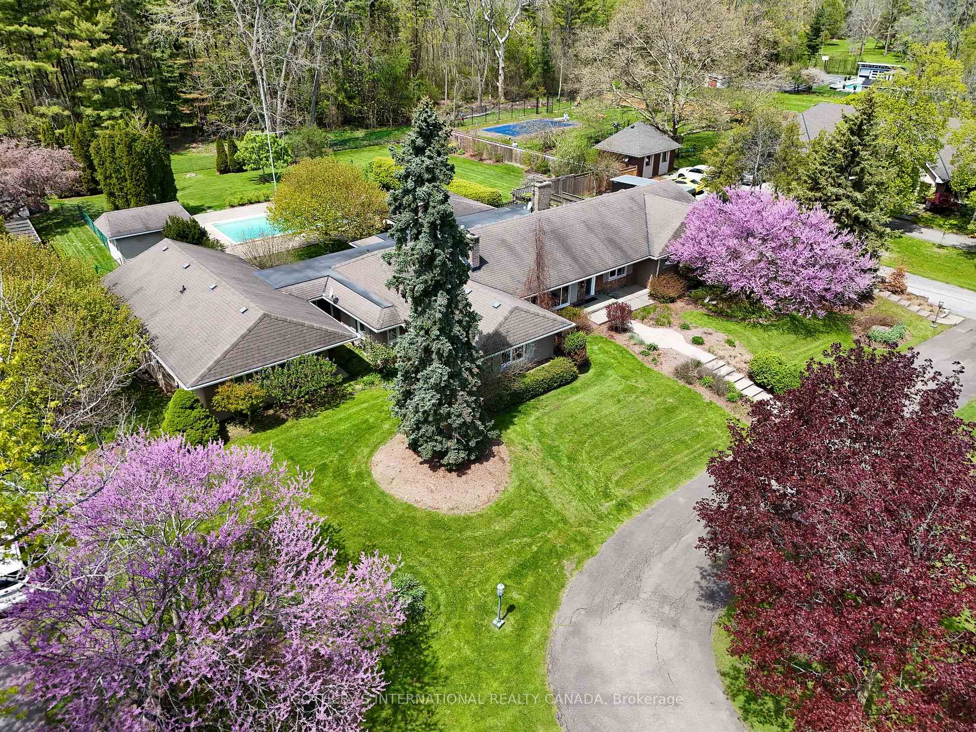 Photo 2 of 9317 Niagara River Parkway, Niagara Falls, Lyons Creek — HOMEH