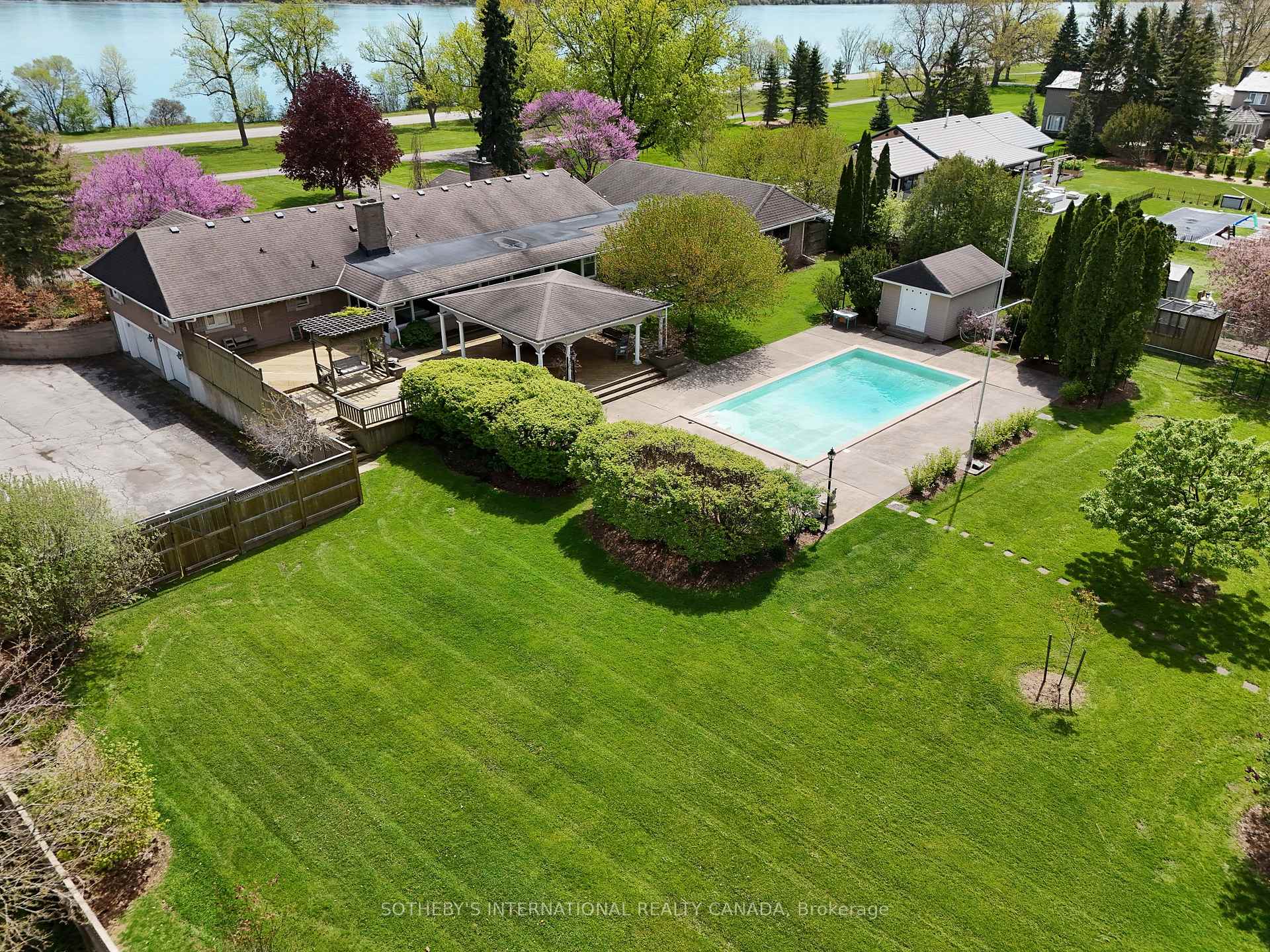 Photo 3 of 9317 Niagara River Parkway, Niagara Falls, Lyons Creek — HOMEH
